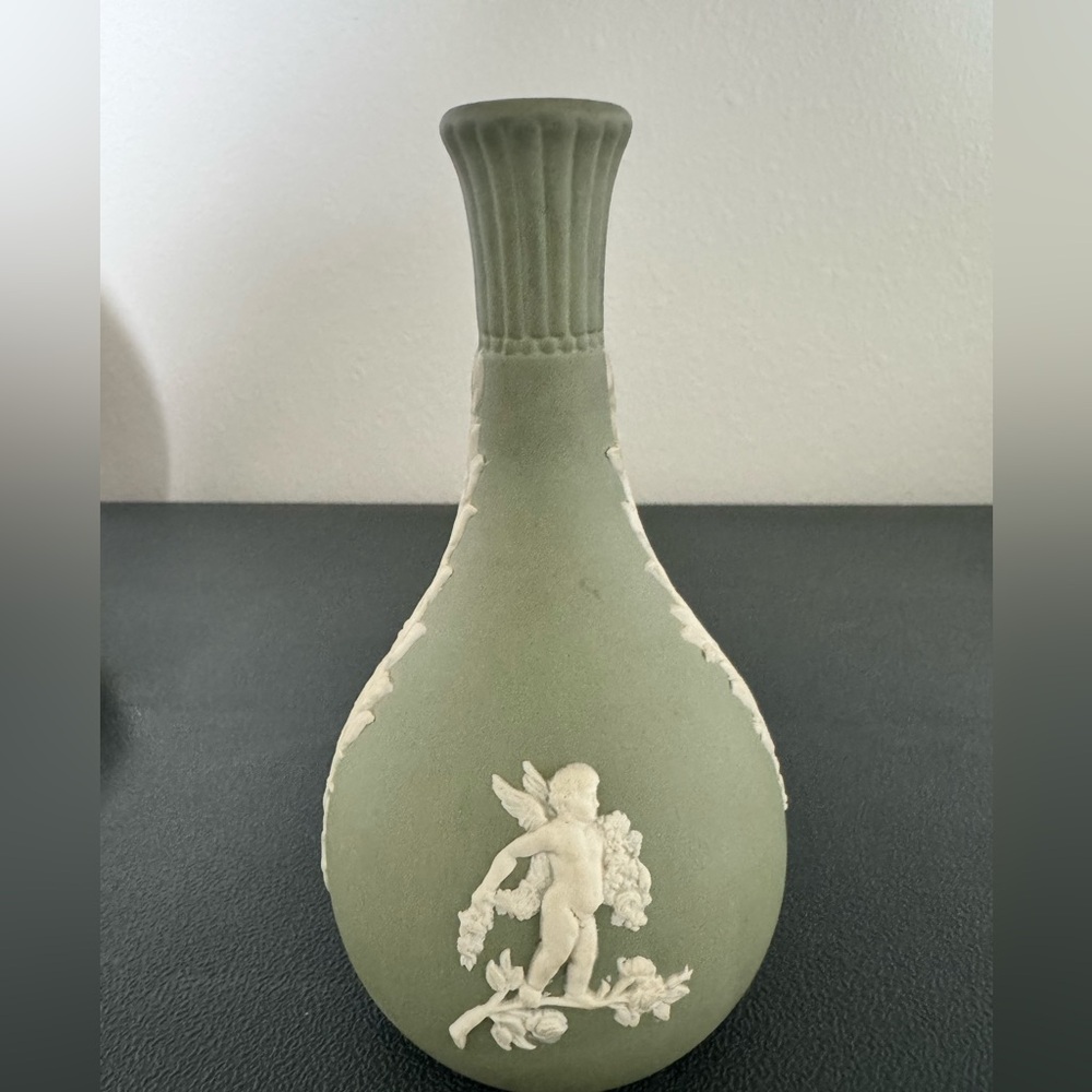 Vtg Wedgwood Jasperware Bud Vase Sage Green Cherub Angel England